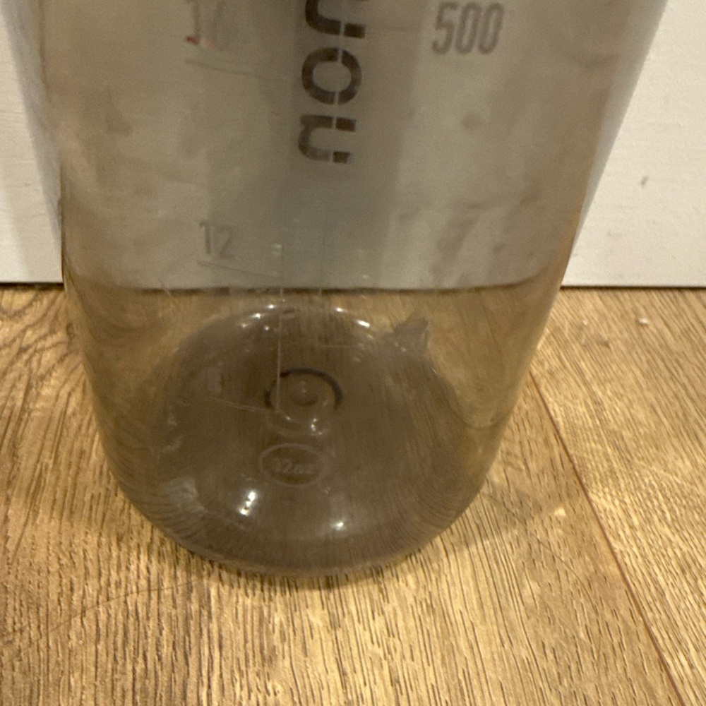 LULULEMON BACK TO LIFE CLEAR BOTTLE 32 oz in Grey - Picture 6 of 6